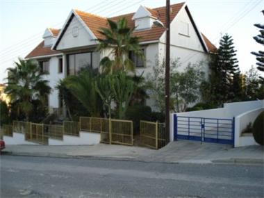 Detached Villa for sale in Agios Tychon (Limassol)