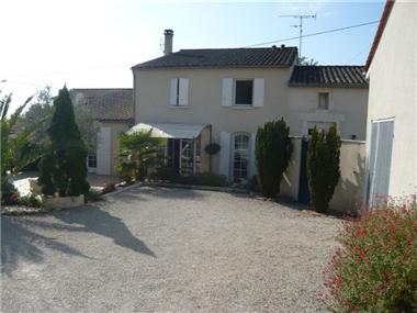 House for sale in Saint-Ciers-sur-Gironde (Aquitaine)