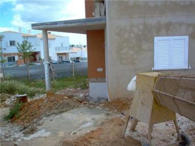 Semi/terraced Villa for sale in Abutreira (Faro)