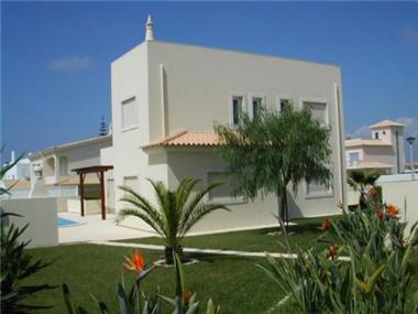 Semi/terraced Villa for sale in Abutreira (Faro)