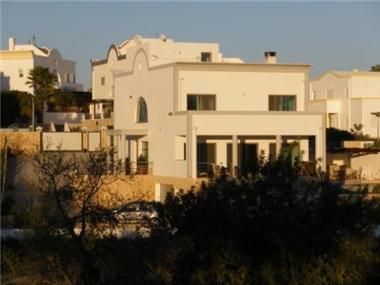 Semi/terraced Villa for sale in Tavira (Faro)