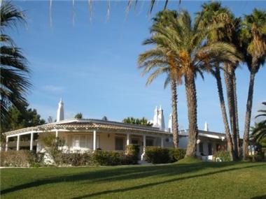 Semi/terraced Villa for sale in Tavira (Faro)