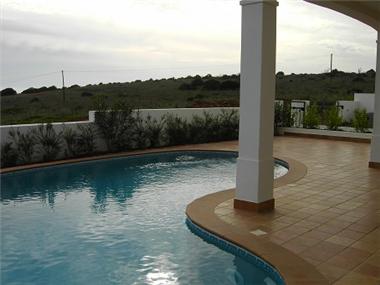 Semi/terraced Villa for sale in Porto de Lagos (Faro)