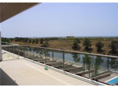 Townhouse for sale in Porto de Lagos (Faro)