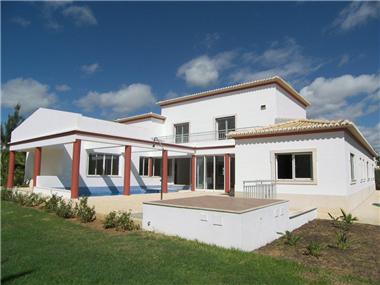 Semi/terraced Villa for sale in Penina (Faro)