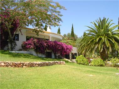 Semi/terraced Villa for sale in Porto de Lagos (Faro)