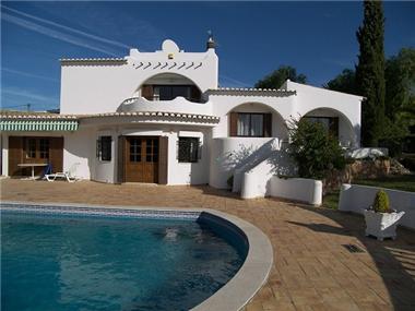 Semi/terraced Villa for sale in Porto de Lagos (Faro)