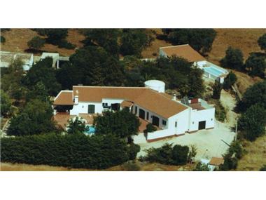 Semi/terraced Villa for sale in Alcantarilha (Faro)