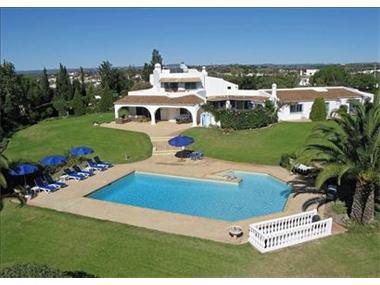Semi/terraced Villa for sale in Guia (Faro)