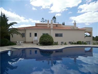 Semi/terraced Villa for sale in Sesmarias (Faro)