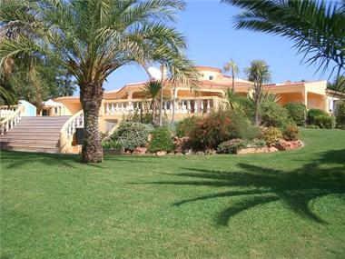 Semi/terraced Villa for sale in Torrinha (Faro)
