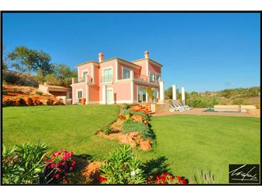Semi/terraced Villa for sale in Tunes (Faro)