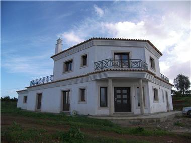 Semi/terraced Villa for sale in Alcantarilha (Faro)