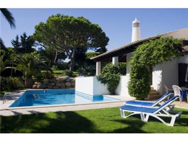 Semi/terraced Villa for sale in Abutreira (Faro)