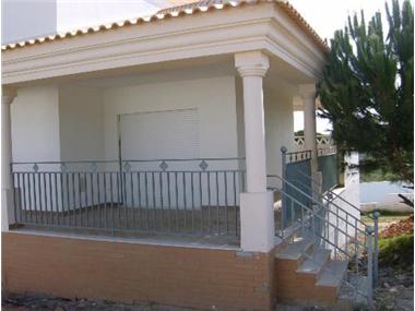 Semi/terraced Villa for sale in Abutreira (Faro)