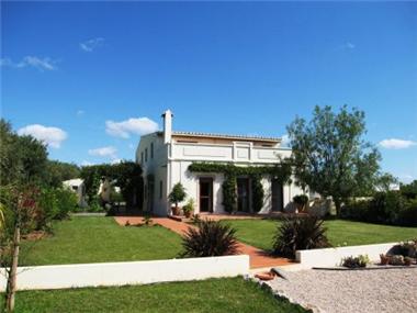 Villa for sale in Tavira (Faro)