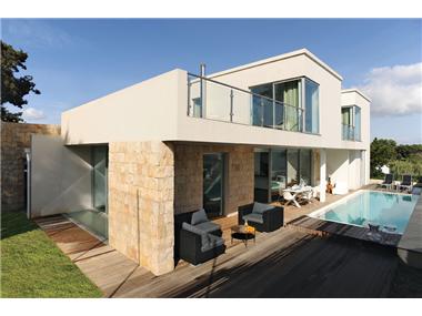 Semi/terraced Villa for sale in Portimao (Faro)