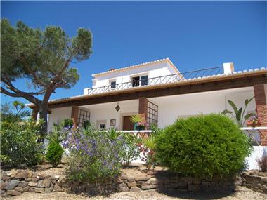 Semi/terraced Villa for sale in Barao de Sao Joao (Faro)