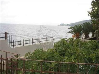 House for sale in Omis (Splitsko-Dalmatinska Zupanija)