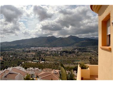 Villa for sale in Jalon (Valencia)