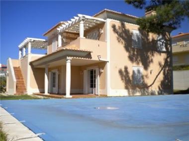 Villa for sale in Foz do Arelho (Leiria)