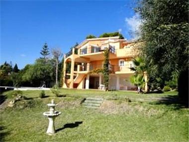 Villa for sale in La Duquesa (Andalucia)