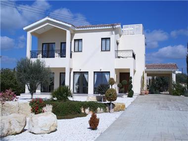 Semi/terraced Villa for sale in Kouklia (Paphos)