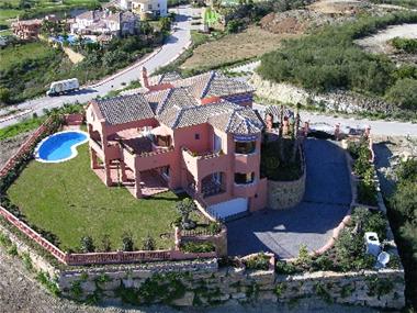 House/villa for sale in Benahavis (Andalucia)