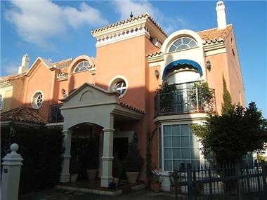 Townhouse for sale in Torrequebrada (Andalucia)