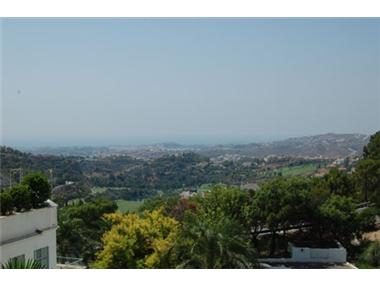Townhouse for sale in Benahavis (Andalucia)