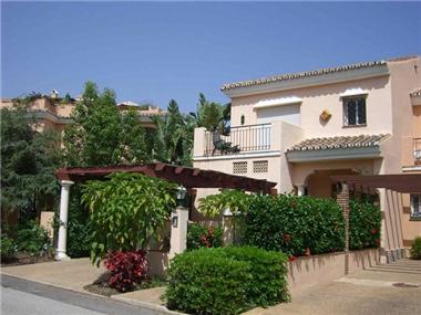 Townhouse for sale in Estepona (Andalucia)