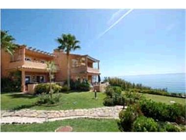 Townhouse for sale in Estepona (Andalucia)