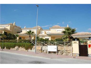 Semi/terraced Villa for sale in Santa Clara (Andalucia)