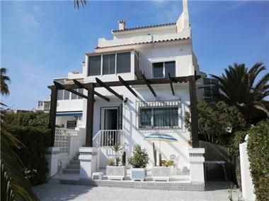 Semi/terraced Villa for sale in La Mata (Valencia)