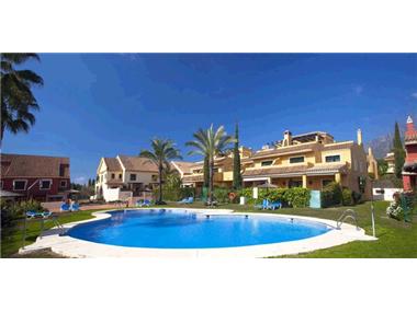 Townhouse for sale in Nagueles (Andalucia)