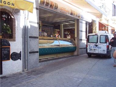 Business/commercial for sale in Nerja (Andalucia)