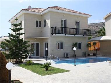 Detached Villa for sale in Ayios Tykhonas (Limassol)