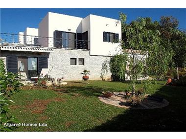 Villa / Townhouse for sale in Vale do Judeu (Faro)
