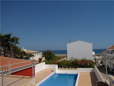 Restaurant / Coffee-shop for sale in Meia Praia (Faro)