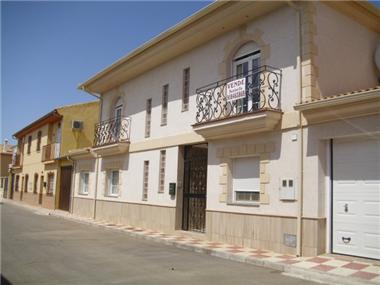 Village House for sale in Tocon (Andalucia)