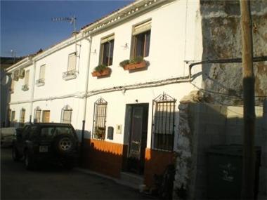 Village House for sale in Castillo de Locubin (Andalucia)