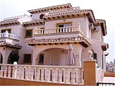 Townhouse for sale in Campoamor (Valencia)