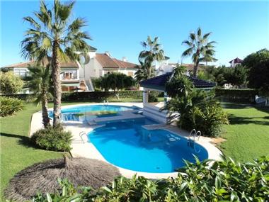 Apartment       for sale in Pilar de la Horadada (Valencia)
