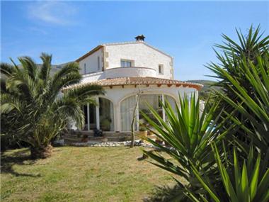 Villa for sale in Jalon (Valencia)