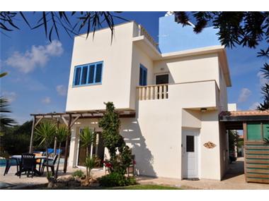 Detached Villa for sale in Ayia Thekla (Famagusta)