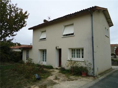 House for sale in Villefagnan (Poitou-Charentes)