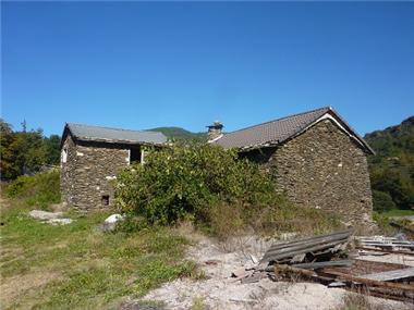 Old House for sale in Saint-Etienne-Vallee-Francaise (Languedoc-Roussillon)