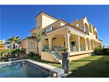 Villa for sale in Puerto Banus (Andalucia)