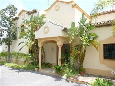 Villa for sale in Estepona (Andalucia)