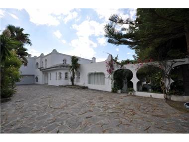 Villa for sale in Estepona (Andalucia)